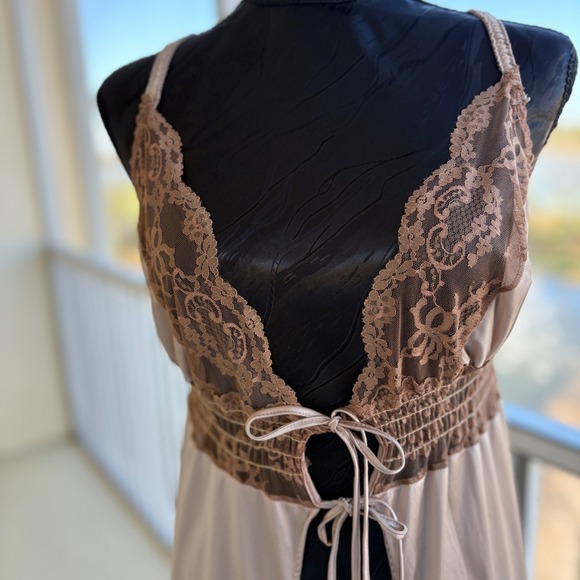 Vintage Darling Body Fashions USA Lace Trim Maxi Robe Sz M Champagne Style 2033 - Picture 5 of 8